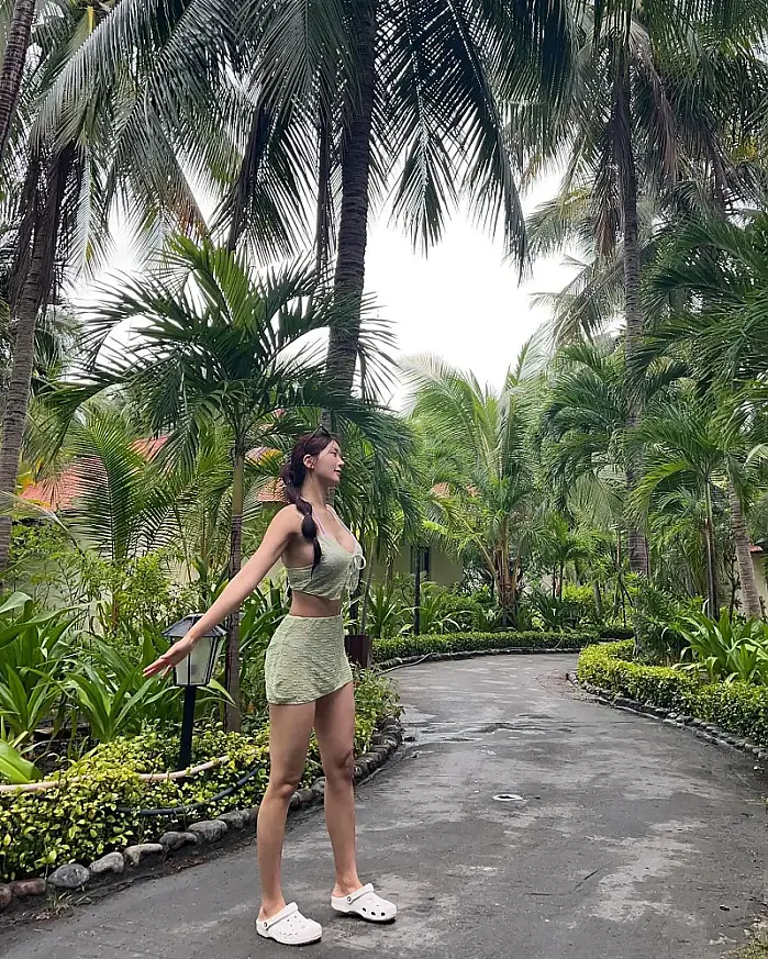 나짱은 너무너무 행보쿠 @leeara__b 인스타