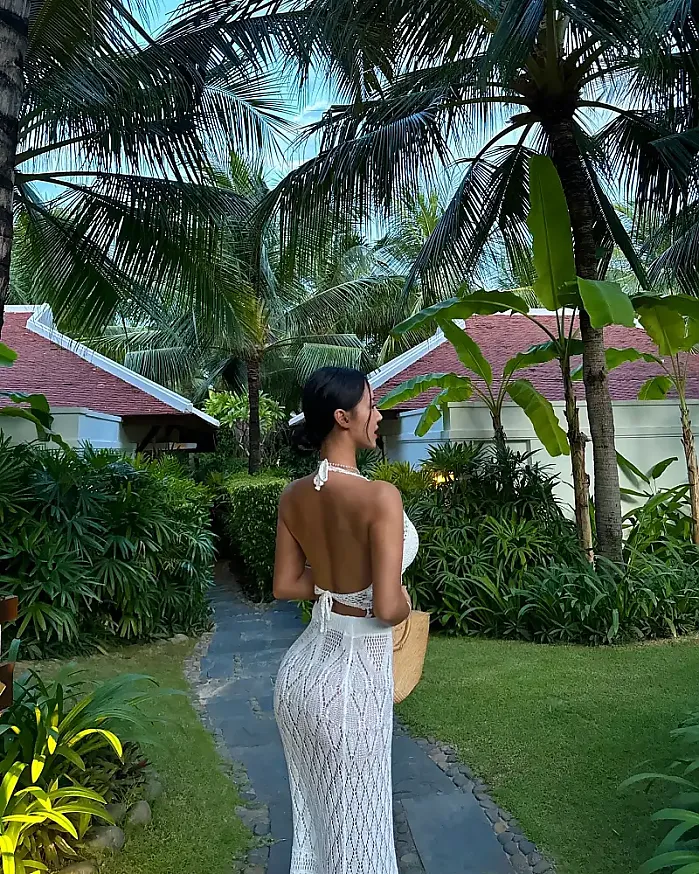 베트남 나트랑의 뒤태미인 등장 @juuuuuuvely 인스타