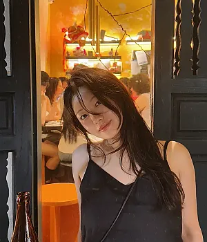 버거 먹어러 가서 셀카 @ykxooo 인스타