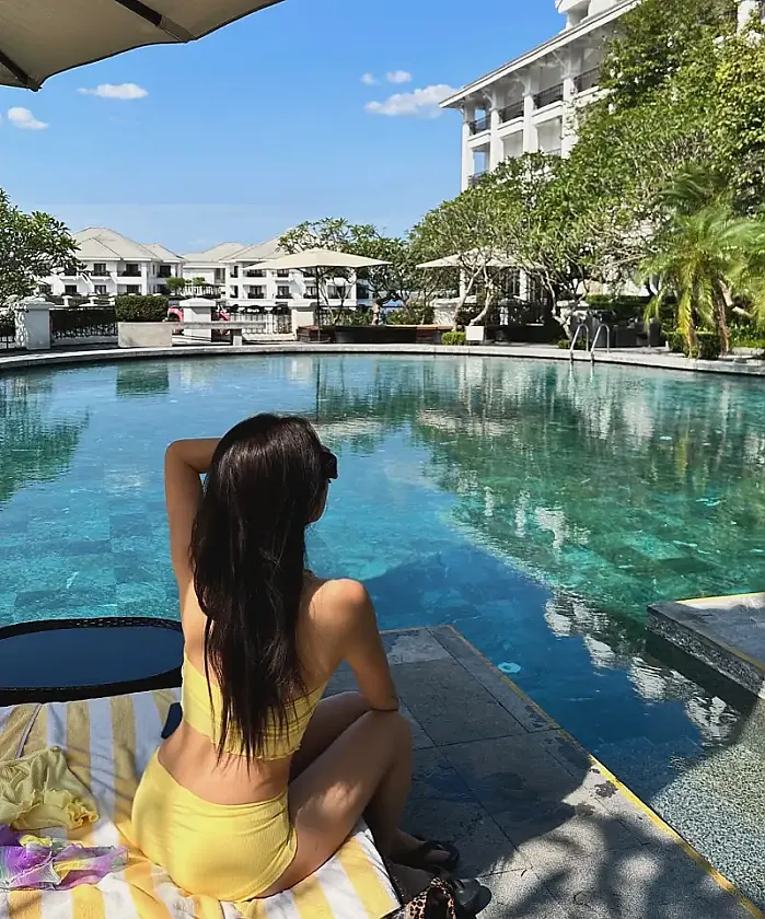 호텔 풀에서 물개로 살다 왔어요  @ssobin.n 인스타