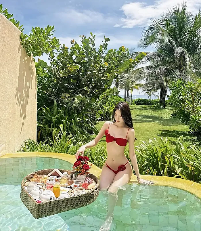 차분한 느낌으로 셀카  @tuogsann 인스타