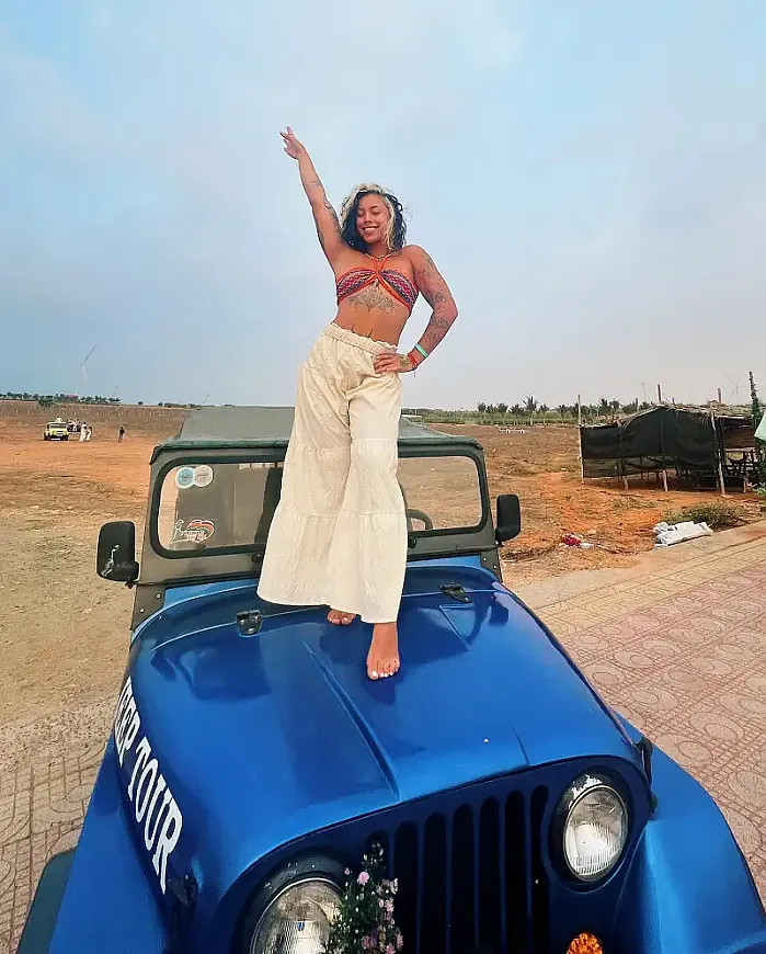 언덕에서의 하루  @badgalvenus333 인스타