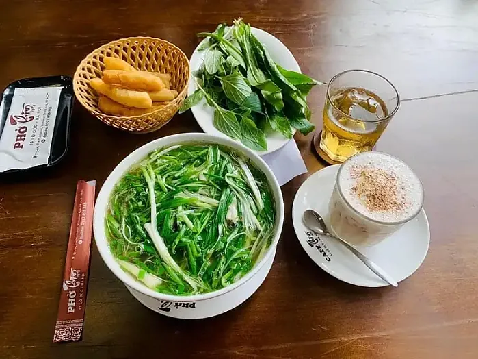 진한 육수가 가득한 쌀국수 맛집 '포틴(phở thìn 13)'