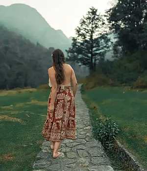 The soul that sees beauty may sometimes walk alone. @the.creativeroy