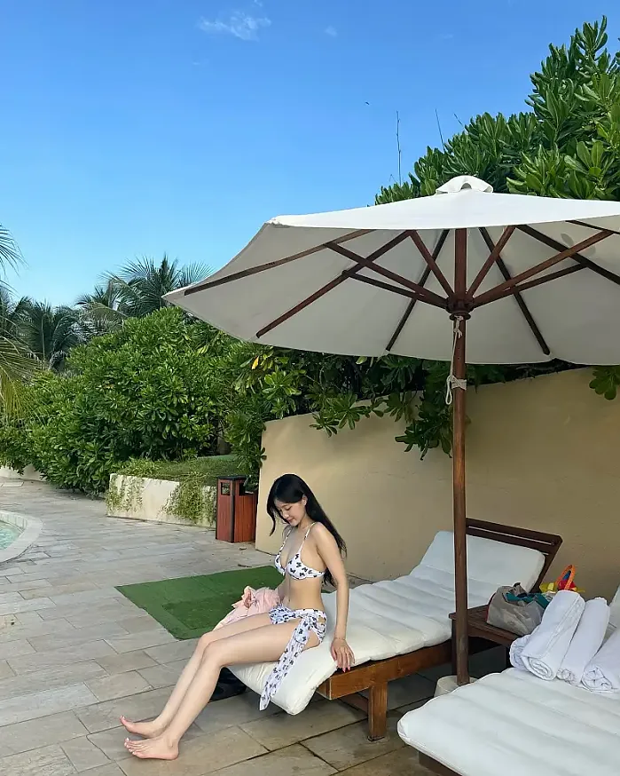 여름을 떠나보내기 싫어요 @luv.bomi