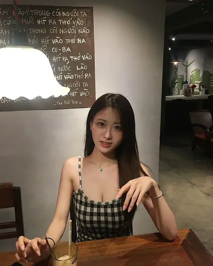 차분한 뒤태 @lyu.gy