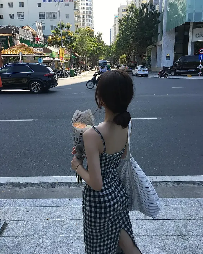 차분한 뒤태 @lyu.gy