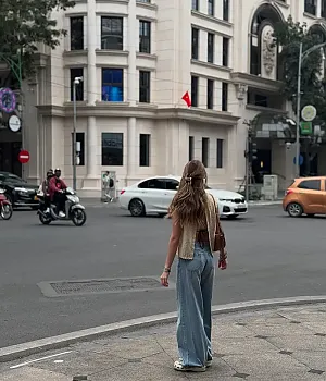 아담한 아가씨 @abxisis