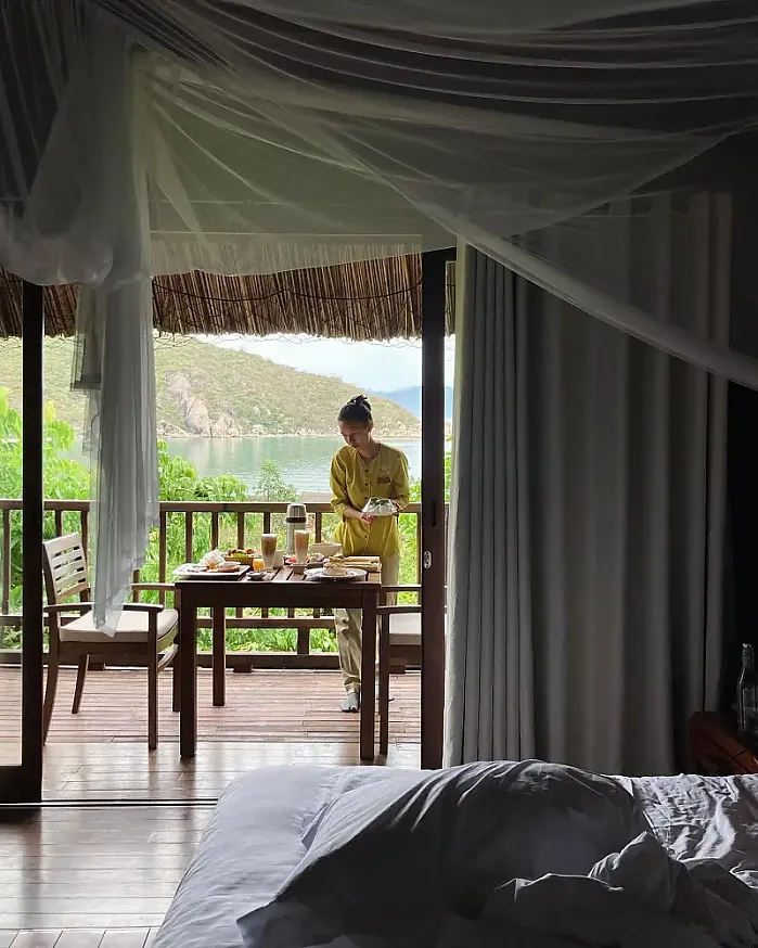 잠은 오고 조식은 먹어야겠고 @ssong.vely_