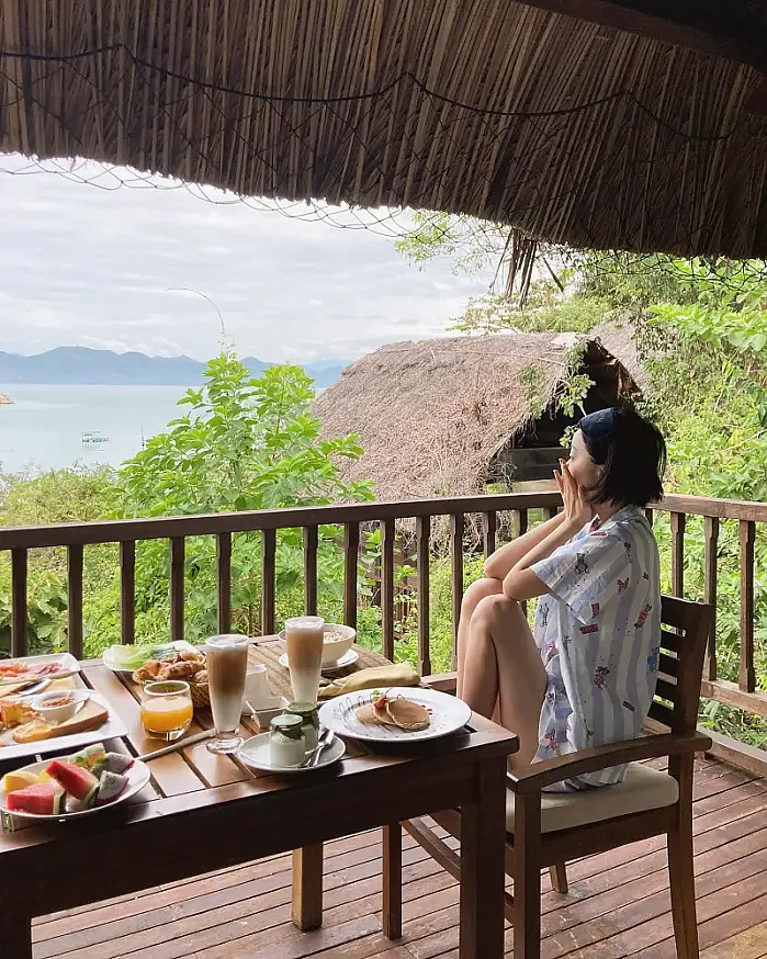 잠은 오고 조식은 먹어야겠고 @ssong.vely_