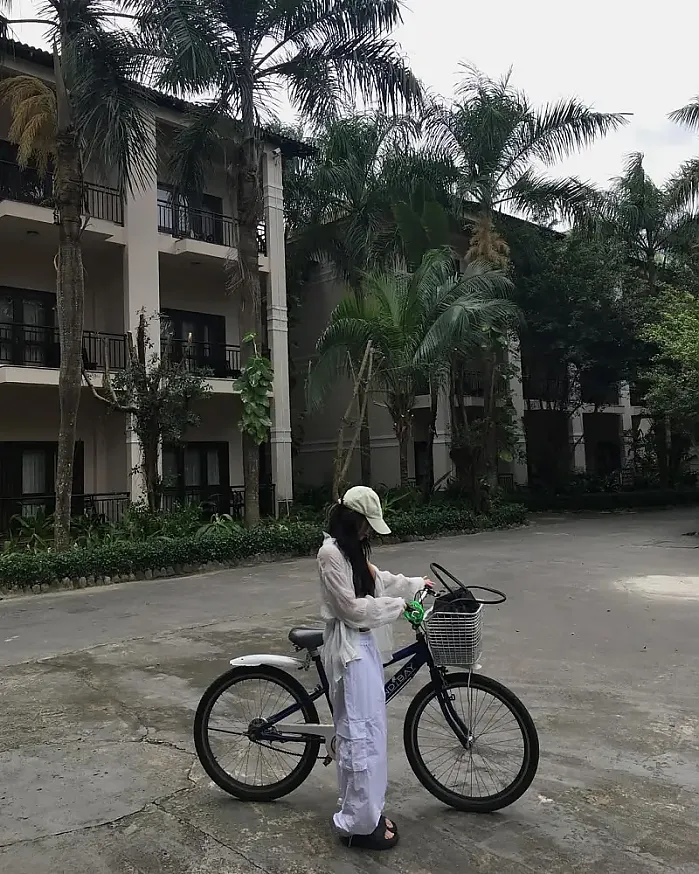 힙하게 수영복 입기 @h_moou