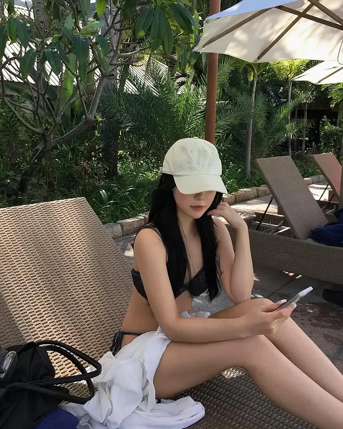 힙하게 수영복 입기 @h_moou