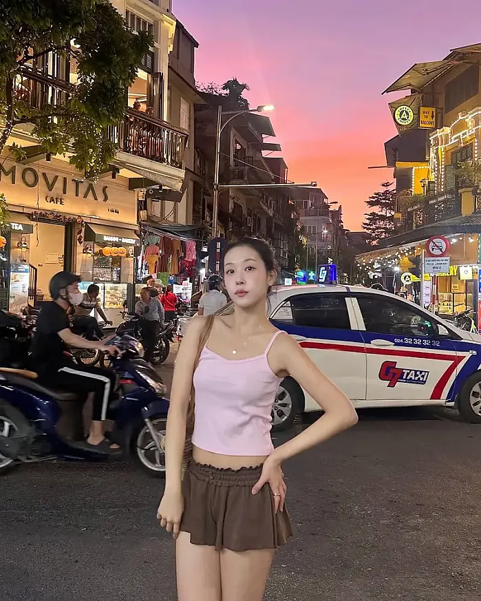 하노이에서 제일 예뻤던 순간 @yunaring__