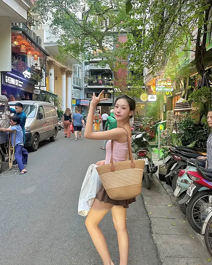 하노이에서 제일 예뻤던 순간 @yunaring__