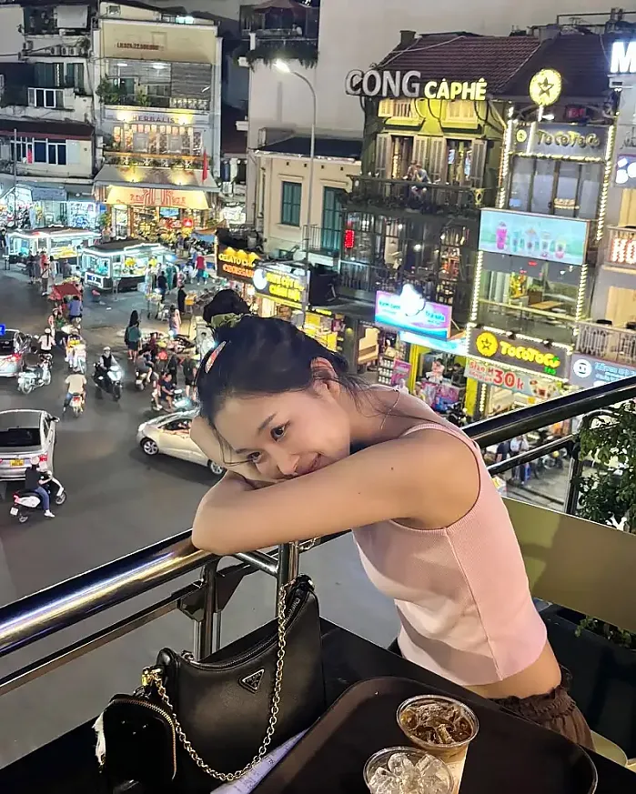 하노이에서 제일 예뻤던 순간 @yunaring__