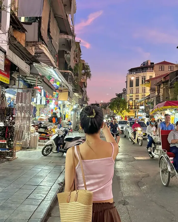 하노이에서 제일 예뻤던 순간 @yunaring__