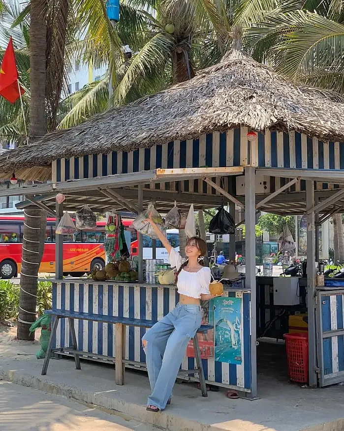 너무 더워서 코코넛 음료 호로록 @mingddo_h