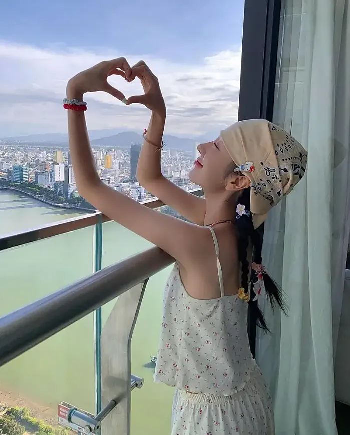 현경이랑 다낭가서 한국에서도 안하는 호캉스 즐기고 와써요? @jjinii_