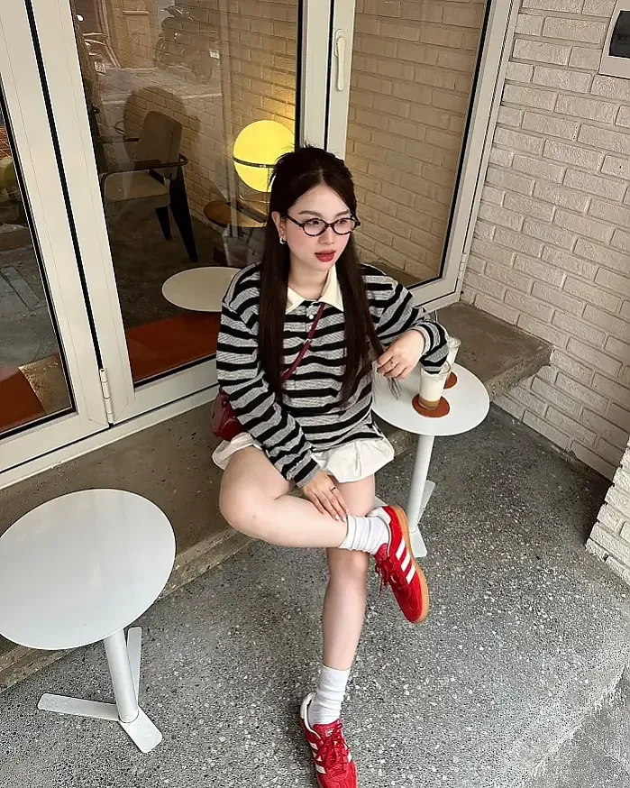 Coffee and my outfit @i.thuhoaiii