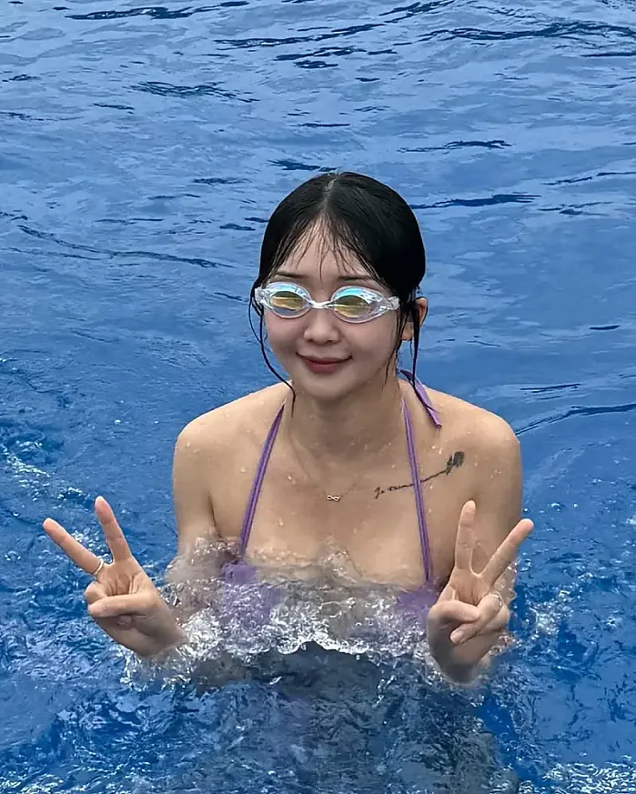 마지막날 아침 수영 못한게 한이댜 instagram for clara_lovelyga