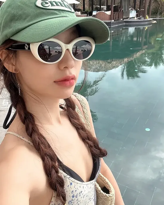 비키니에 꽃은 기본 instagram for the_2ppeum