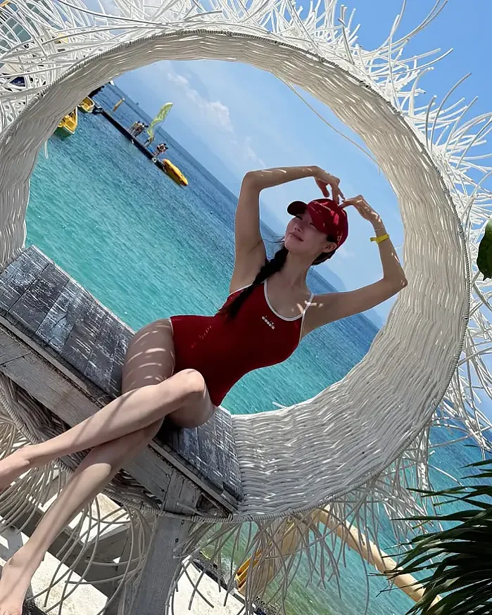 Vitamin Sea instagram for lylakong01