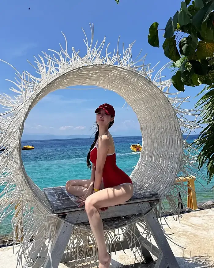 Vitamin Sea instagram for lylakong01