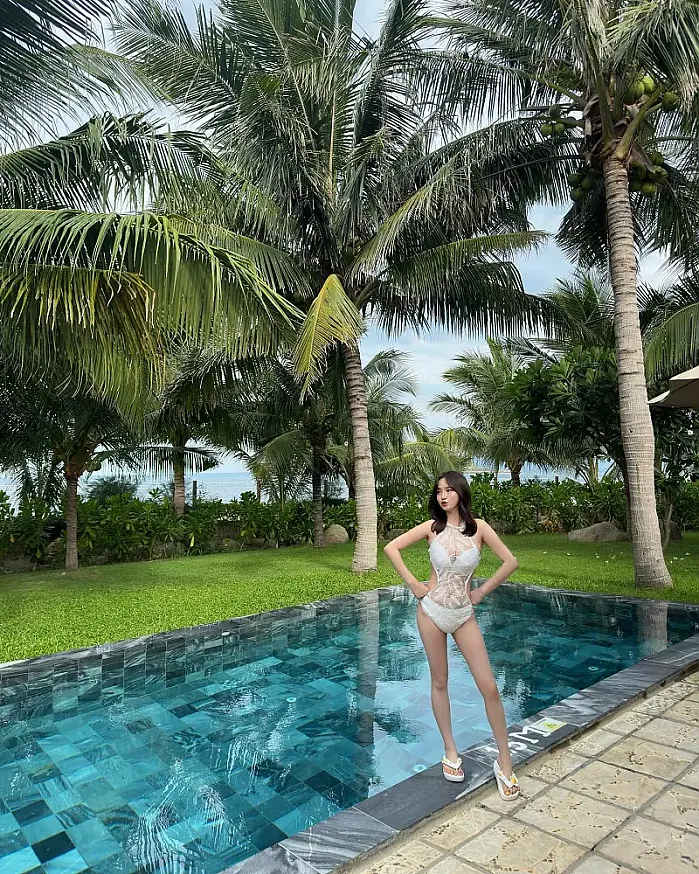 부끄럽지만 더늦기전에 남겨놓는 나의 수영복사진들 쿄쿄 Amiana Resort and Villas Nha Trang 6월 22일