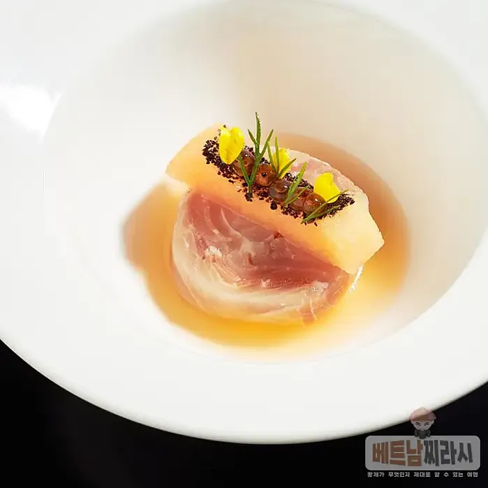 올리비아 호치민 Olivia