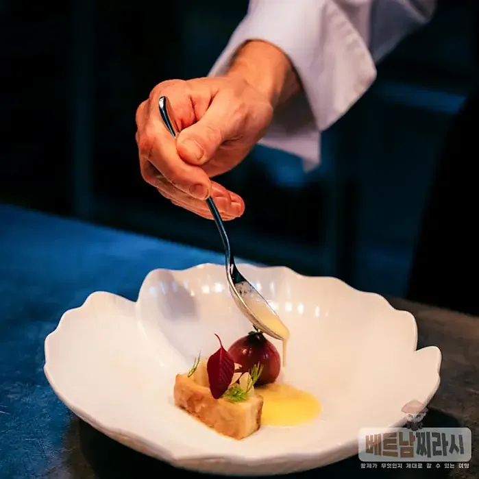 올리비아 호치민 Olivia