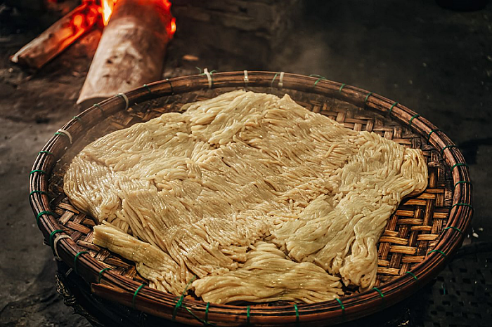 Cao Lầu 국수를 처음부터 만드는 Hội An 가족을 만나보세요