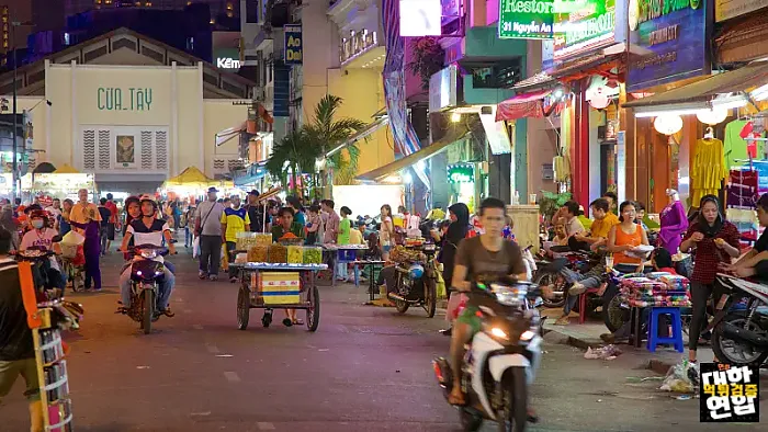 1군에 위치한 벤탄 시장 무조건 가보세요.