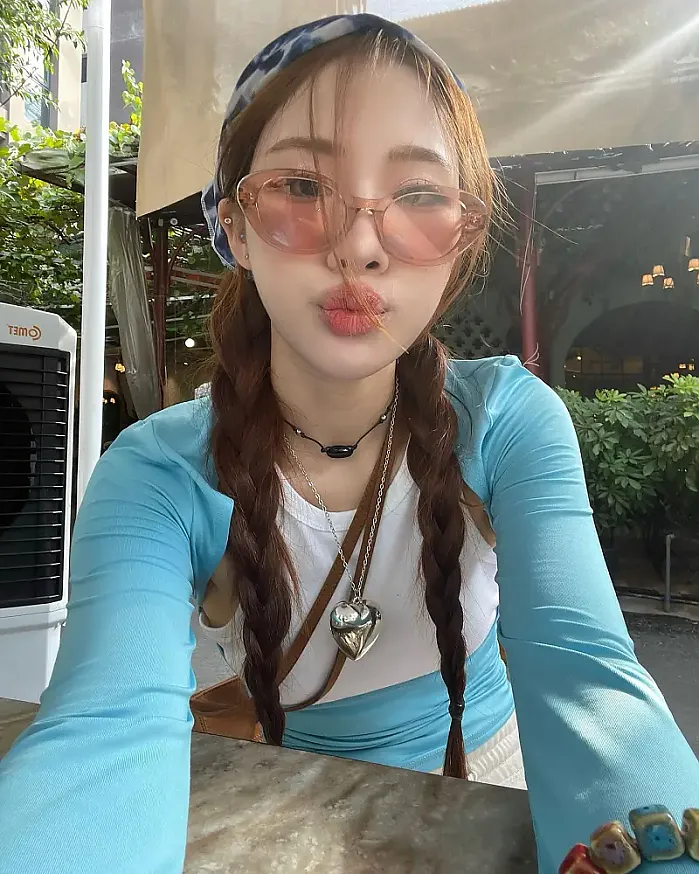 빵 먹으러 가는 길 on my way - đi ăn bánh mì