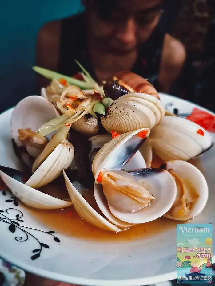 Mrs Truoc’s Snail Stall (Truoc 부인의 달팽이 가게)