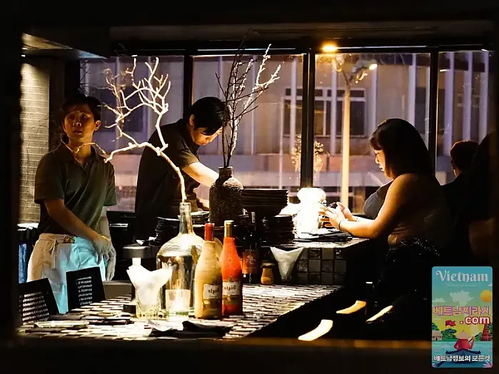 EM*Me: 사이공이 사랑을 한 모금씩 재발견하는 곳